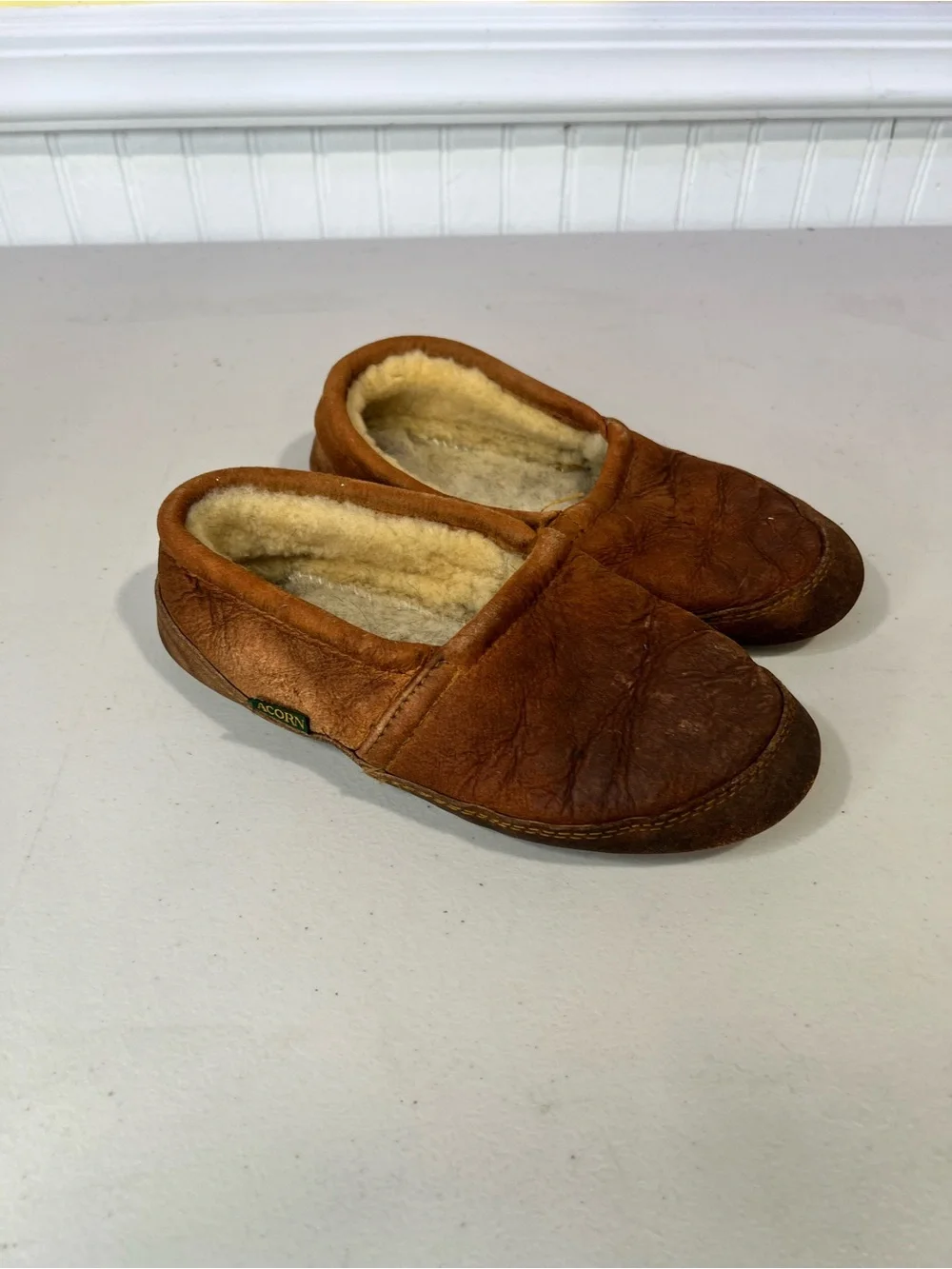 Acorn Women’s Brown Shearling-Lined Slip-On Slippers